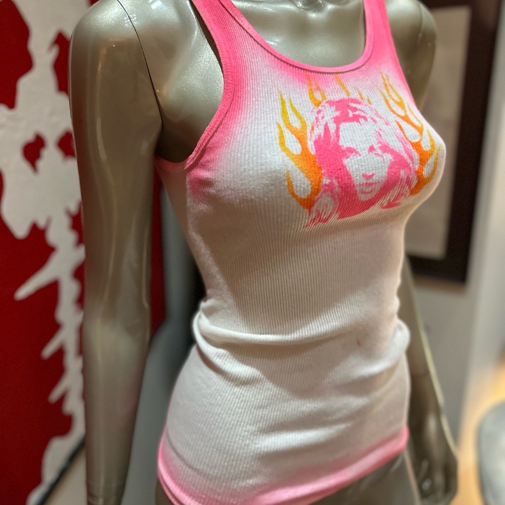 ⚡️BRITNEY SPEARS FREED distressed ribbed graffiti soft tank top S (XS) - Picture 9 of 17